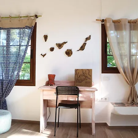 La Casa Encantada Del Bosque